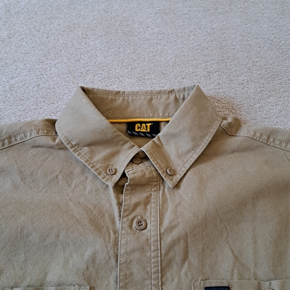 CAT Caterpillar Men's Shirt Short Sleeved Tan Brown Size Medium Cotton Casual - Picture 11 of 12